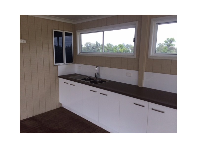 5 Windmill Lane, Emerald QLD 4720