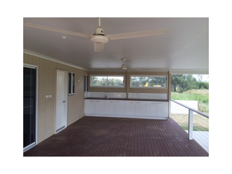 5 Windmill Lane, Emerald QLD 4720