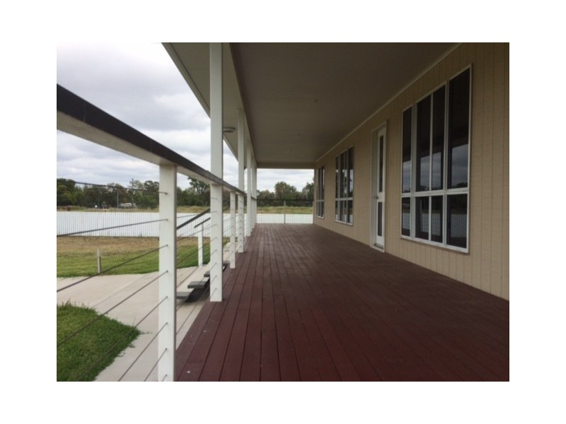 5 Windmill Lane, Emerald QLD 4720