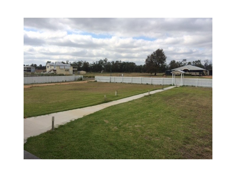 5 Windmill Lane, Emerald QLD 4720