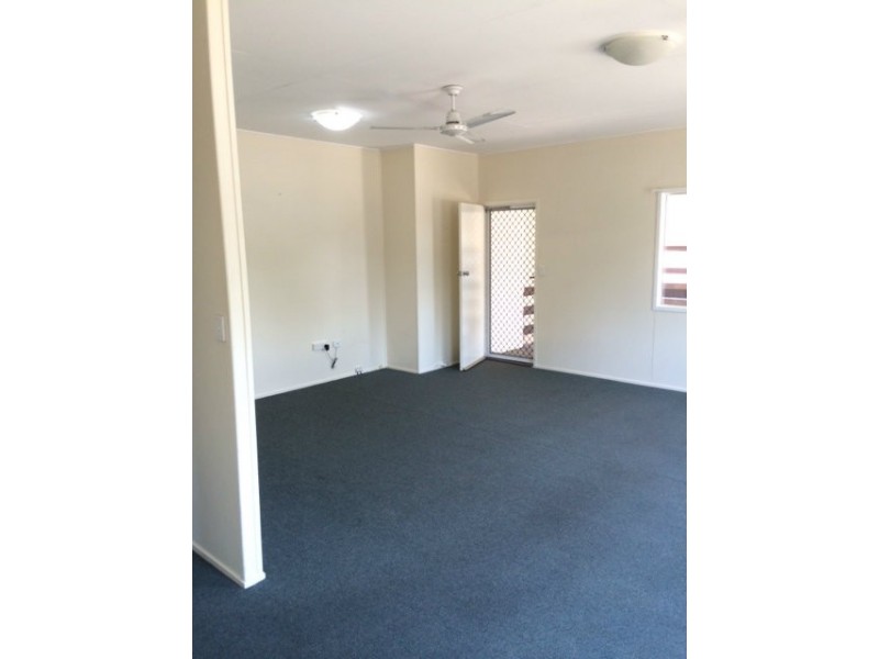 19 Centenary Drive, Emerald QLD 4720