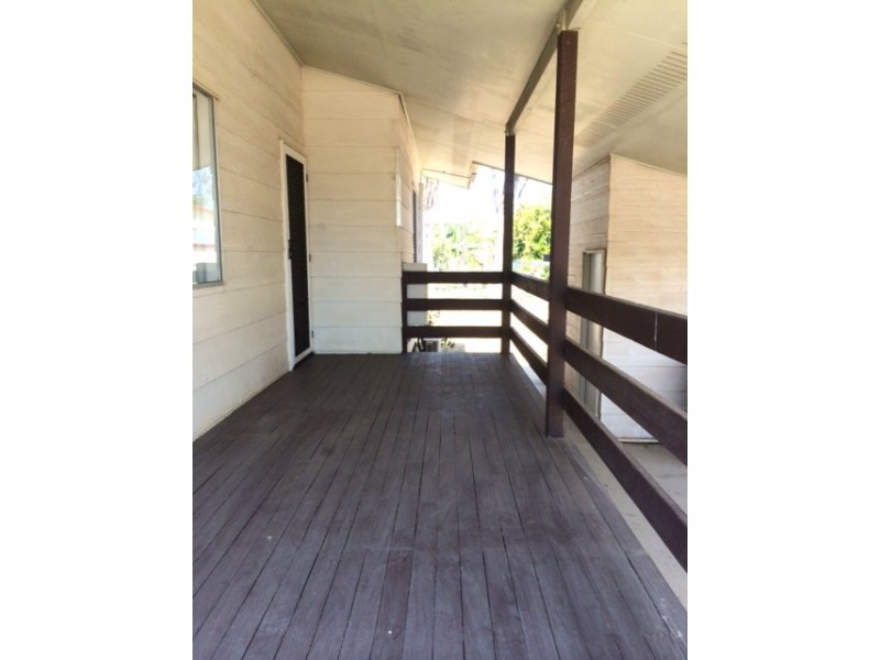 19 Centenary Drive, Emerald QLD 4720