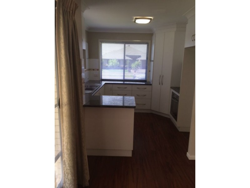 33 Newman Drive, Emerald QLD 4720