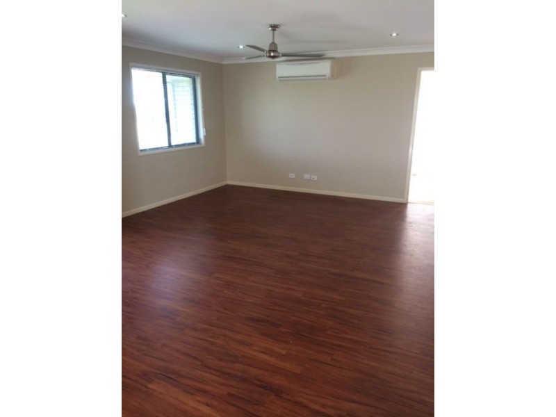 33 Newman Drive, Emerald QLD 4720