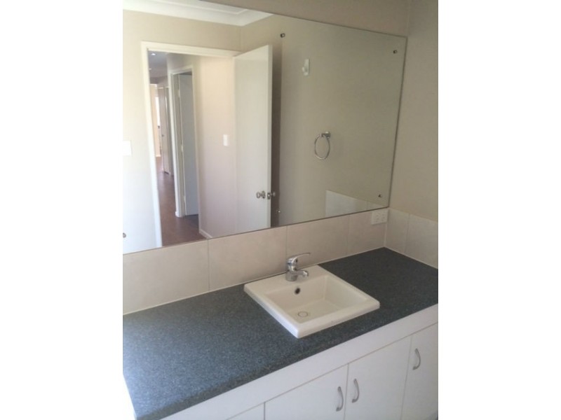 33 Newman Drive, Emerald QLD 4720