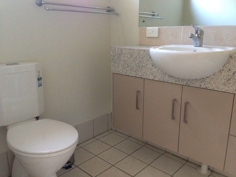 2/20 Riverview St, Emerald QLD 4720