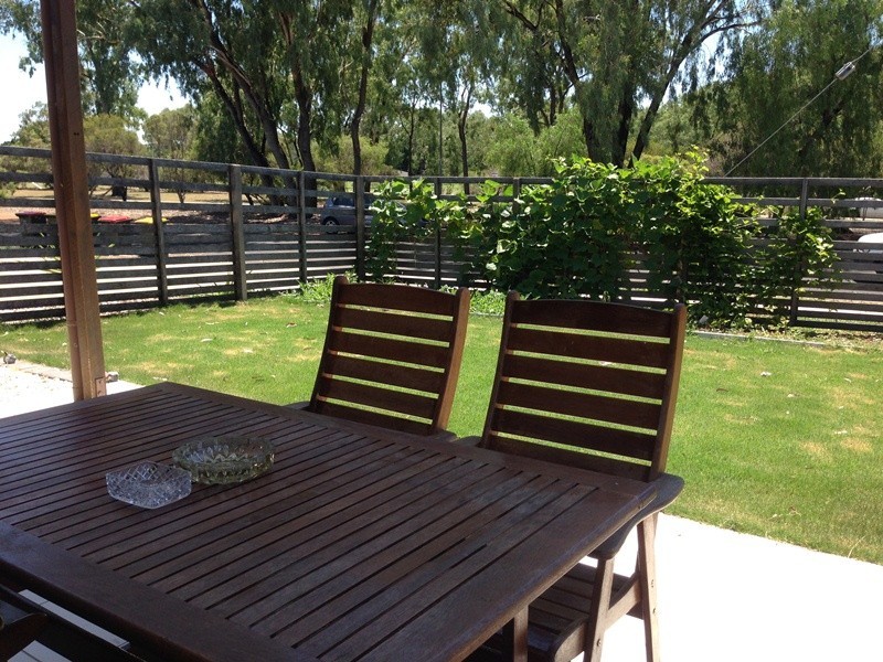 2/20 Riverview St, Emerald QLD 4720