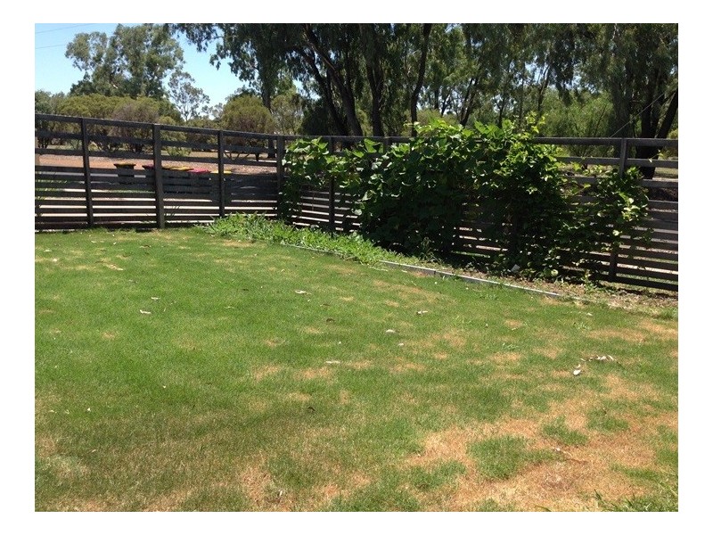 2/20 Riverview St, Emerald QLD 4720