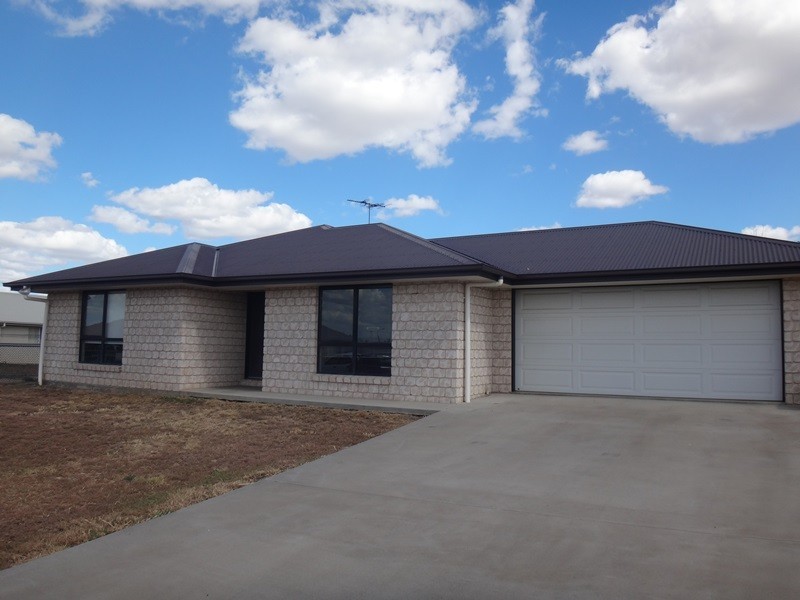 6 Scotts Peak Drive, Capella QLD 4723