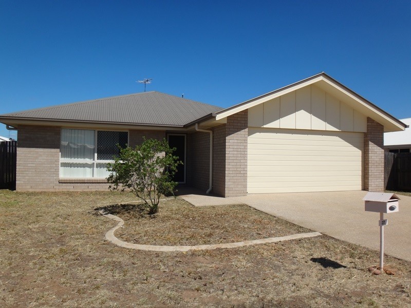 27 Scenic Drive, Emerald QLD 4720