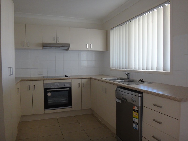 27 Scenic Drive, Emerald QLD 4720