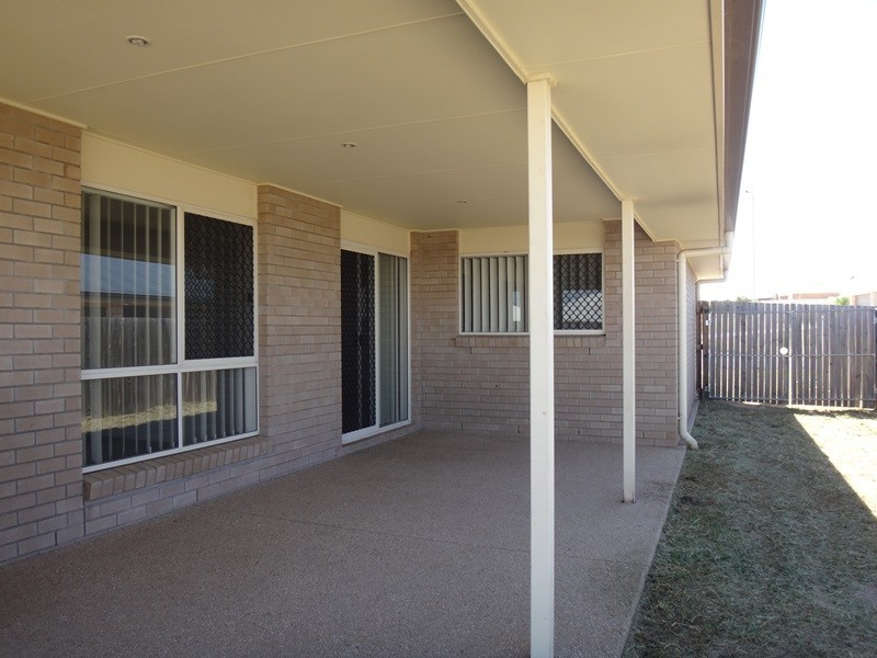 27 Scenic Drive, Emerald QLD 4720