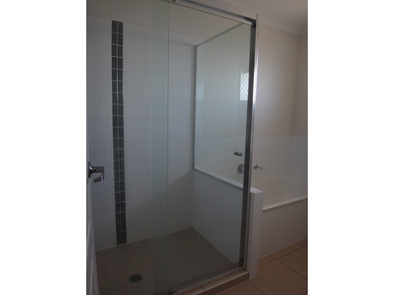 27 Scenic Drive, Emerald QLD 4720