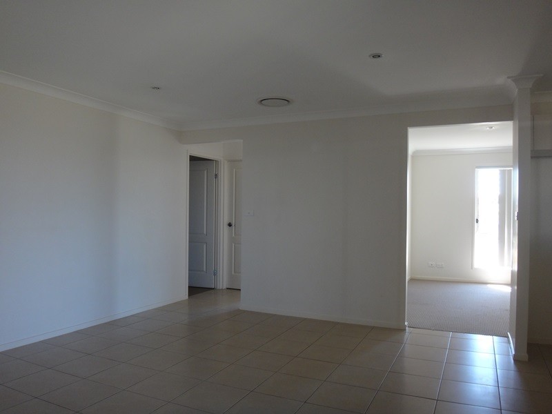 27 Scenic Drive, Emerald QLD 4720