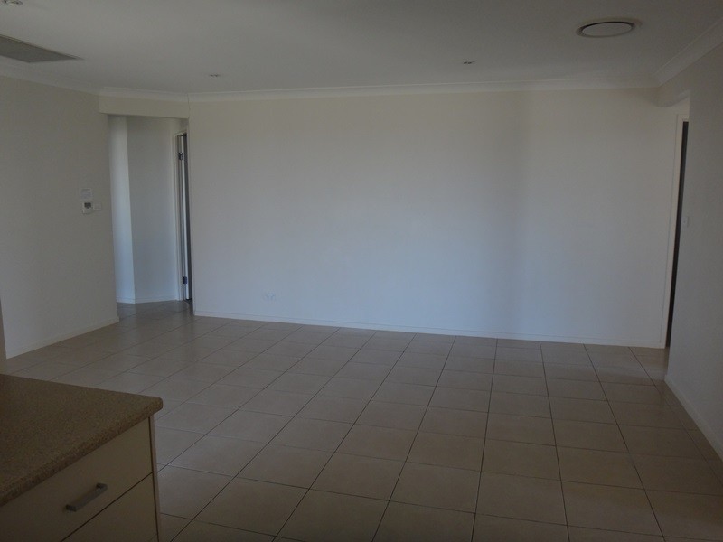 27 Scenic Drive, Emerald QLD 4720