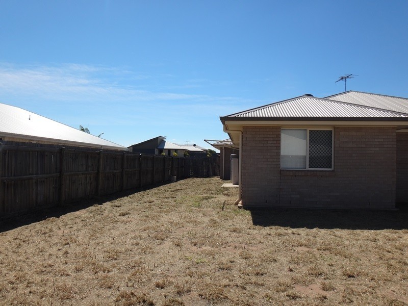 27 Scenic Drive, Emerald QLD 4720