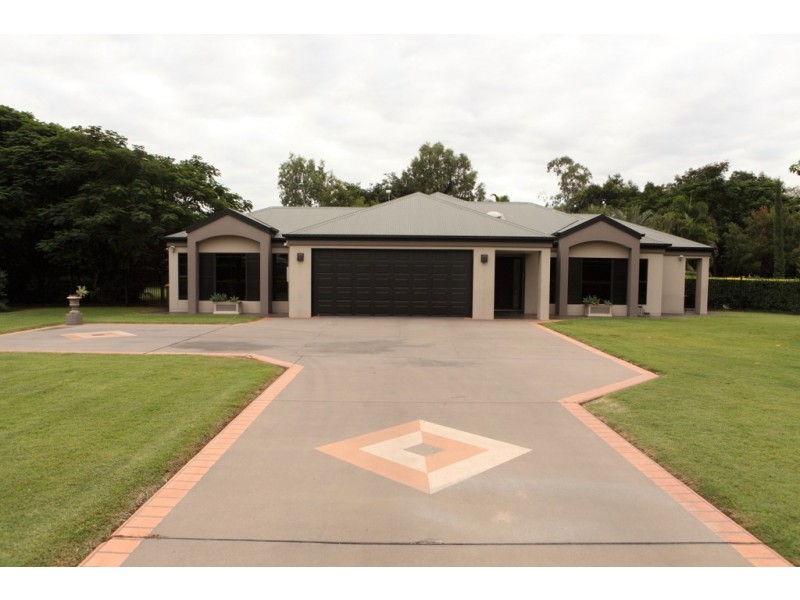 4 Malibu Place, Emerald QLD 4720