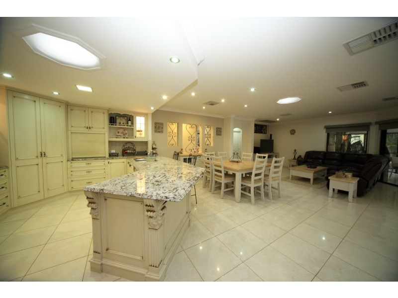 4 Malibu Place, Emerald QLD 4720