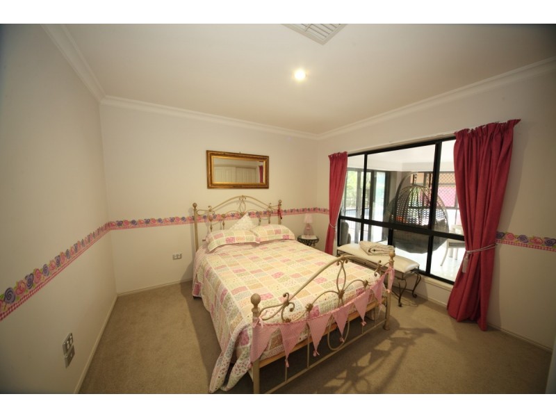 4 Malibu Place, Emerald QLD 4720