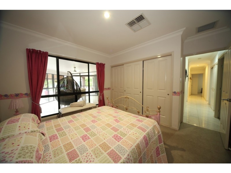 4 Malibu Place, Emerald QLD 4720