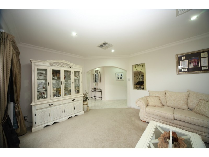 4 Malibu Place, Emerald QLD 4720