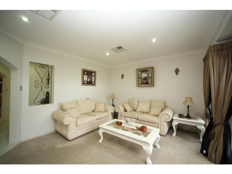 4 Malibu Place, Emerald QLD 4720