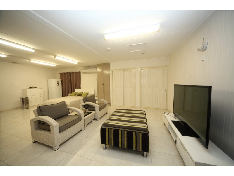 4 Malibu Place, Emerald QLD 4720