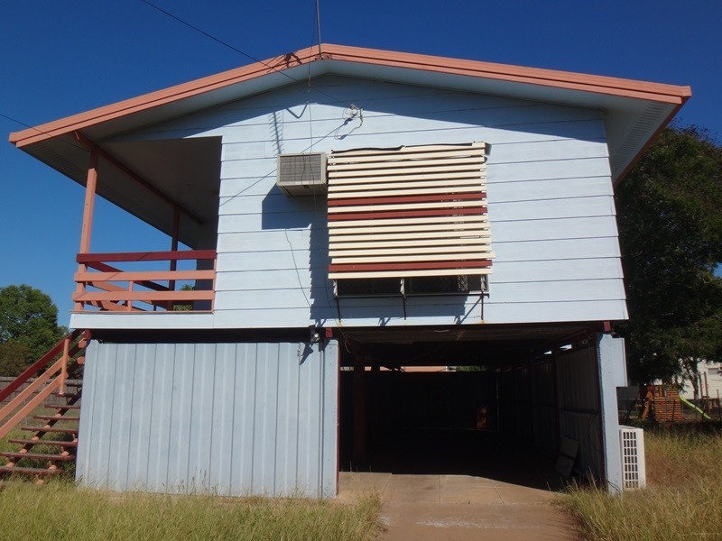 16 Roxburgh, Capella QLD 4723