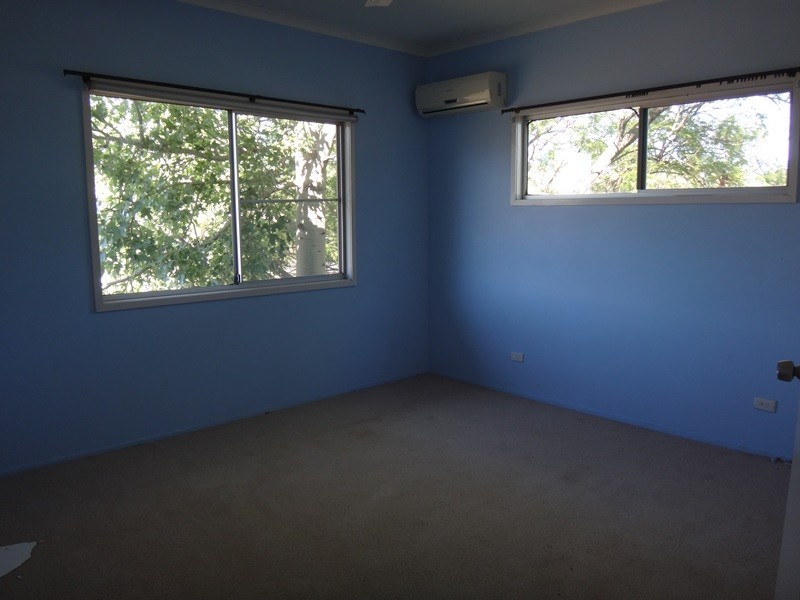 16 Roxburgh, Capella QLD 4723