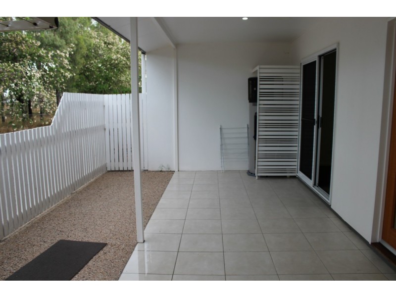 2/55a Gray Street, Emerald QLD 4720