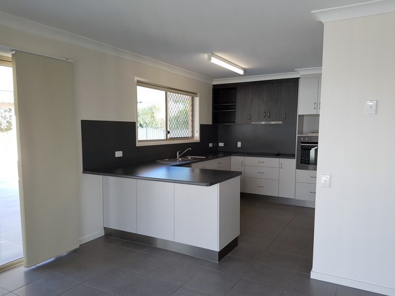 4B Yvette Court, Emerald QLD 4720