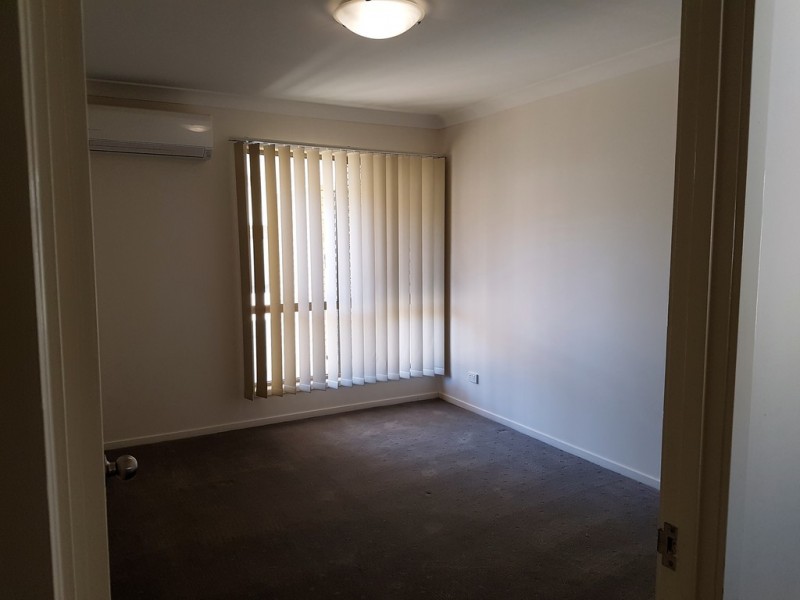 4B Yvette Court, Emerald QLD 4720