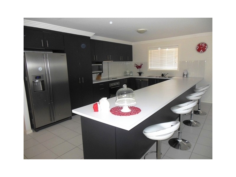 63 Newman Drive, Emerald QLD 4720
