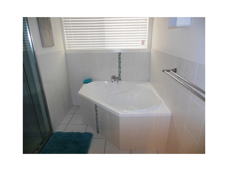 63 Newman Drive, Emerald QLD 4720