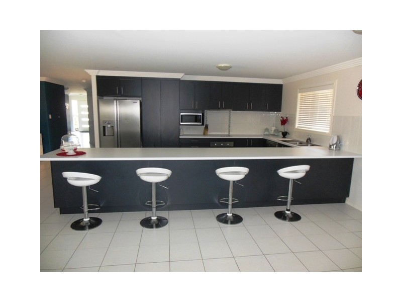 63 Newman Drive, Emerald QLD 4720