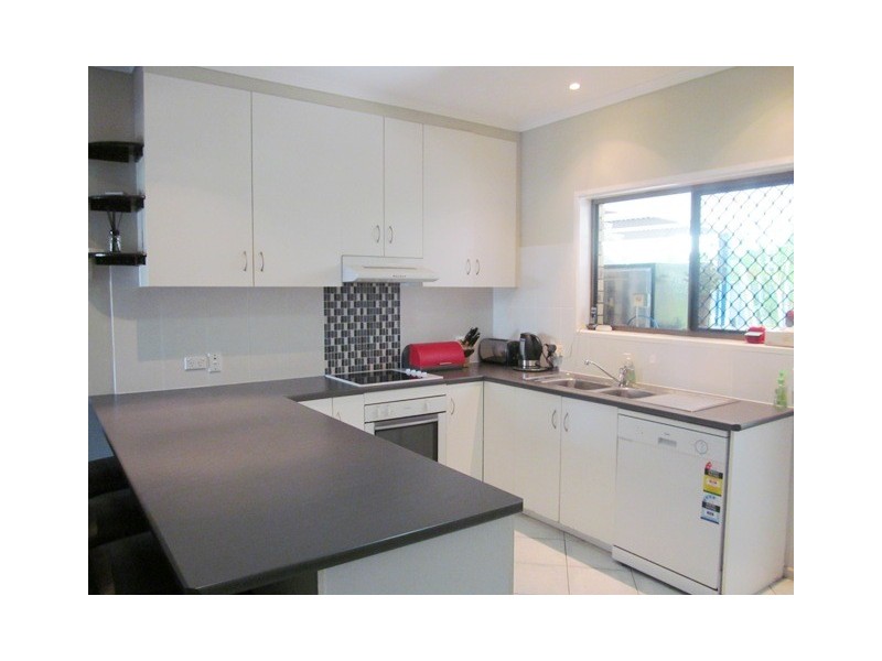 11 Barry Street, Emerald QLD 4720