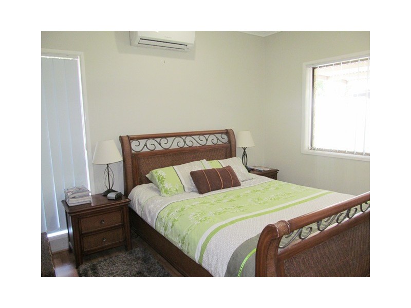 11 Barry Street, Emerald QLD 4720