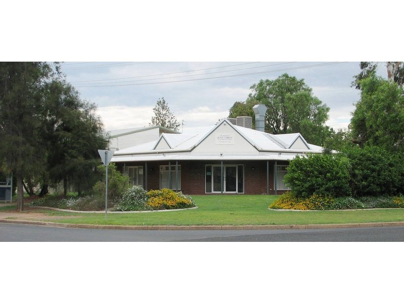 67 Loch Street, Emerald QLD 4720