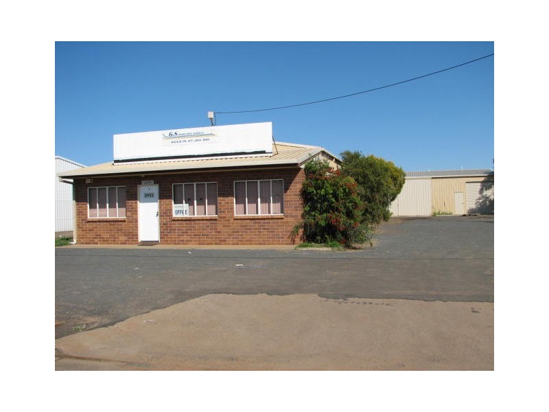 15a Glasson, Emerald QLD 4720