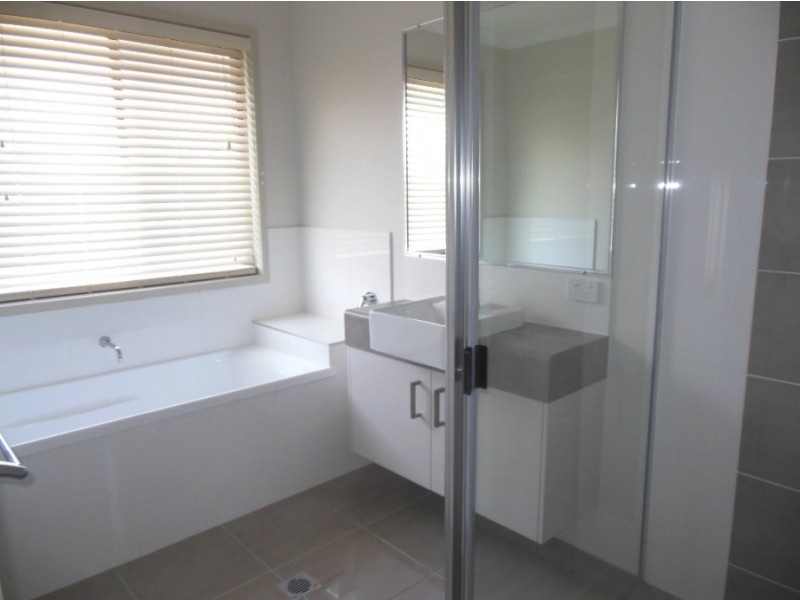 148 Opal Street, Emerald QLD 4720