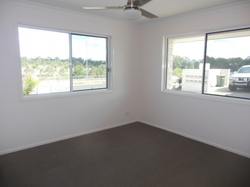 1/44 Lakeside Drive, Emerald QLD 4720