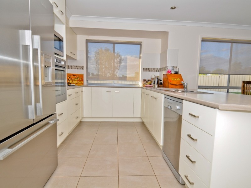 66 Lakeside Drive, Emerald QLD 4720