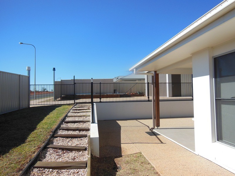 66 Lakeside Drive, Emerald QLD 4720