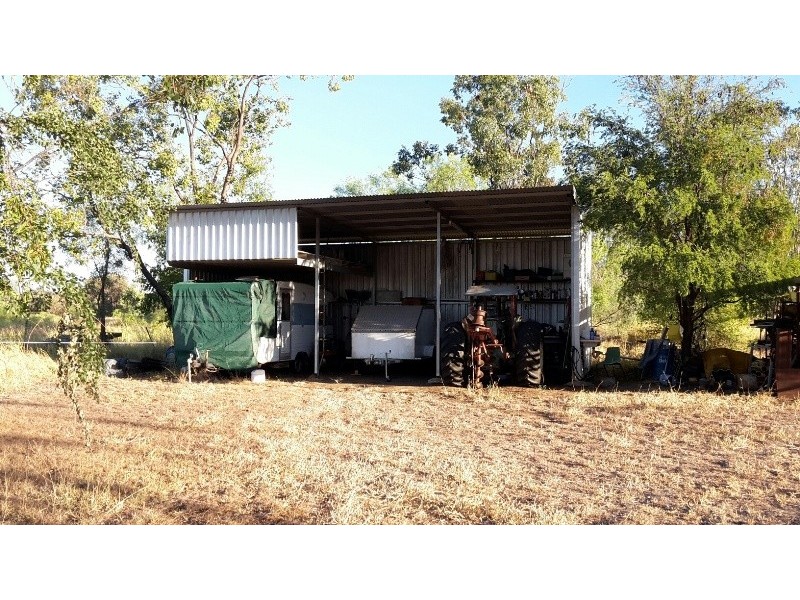 42 Hibernia Road, Capella QLD 4723