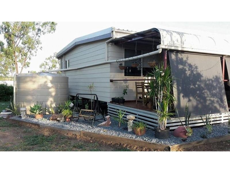 42 Hibernia Road, Capella QLD 4723