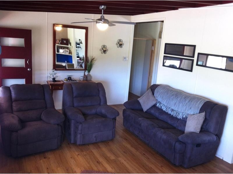 42 Hibernia Road, Capella QLD 4723