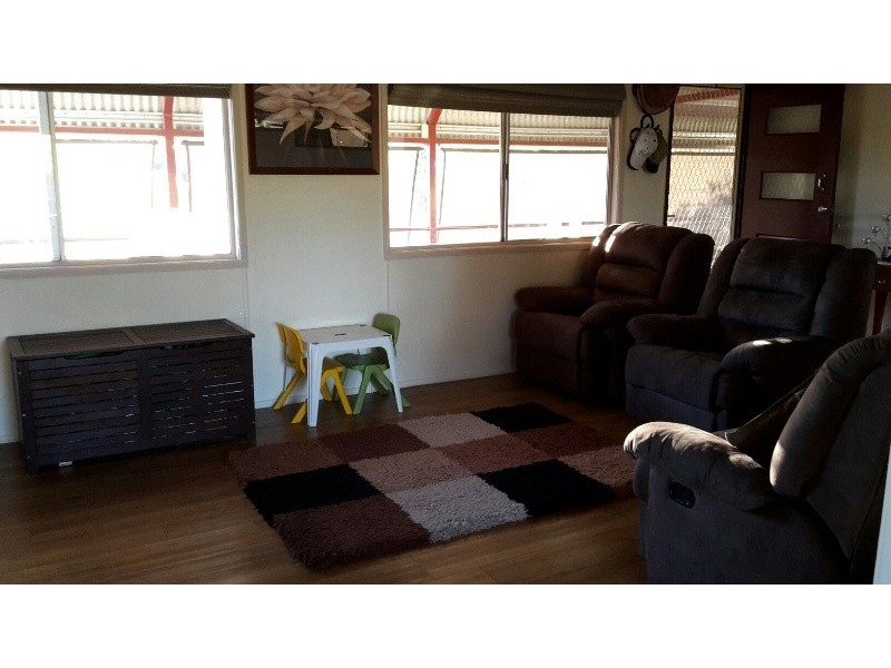 42 Hibernia Road, Capella QLD 4723