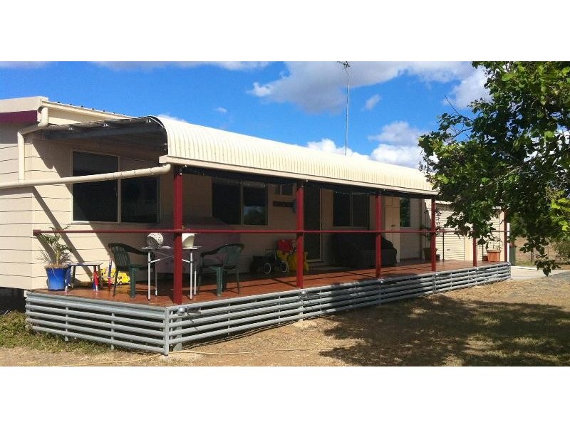 42 Hibernia Road, Capella QLD 4723