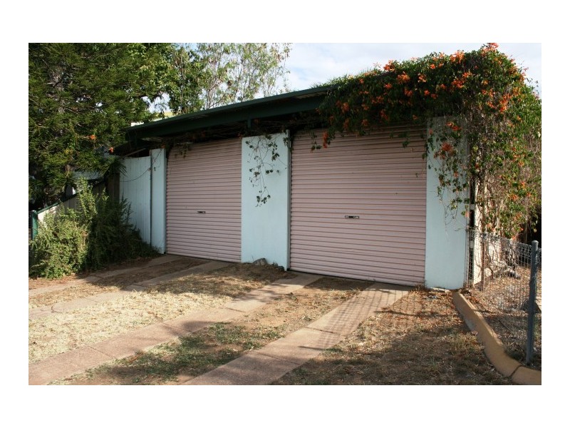 18 Saffola Place, Emerald QLD 4720