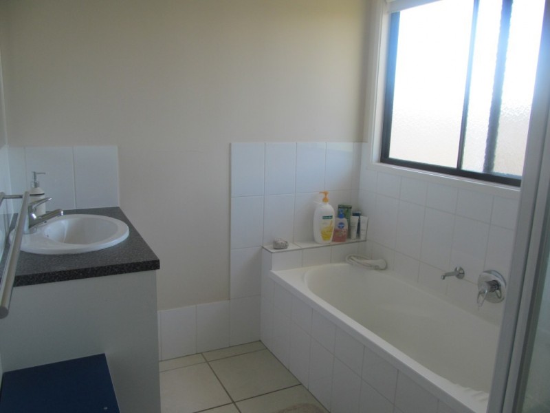 8 Baird Street, Emerald QLD 4720